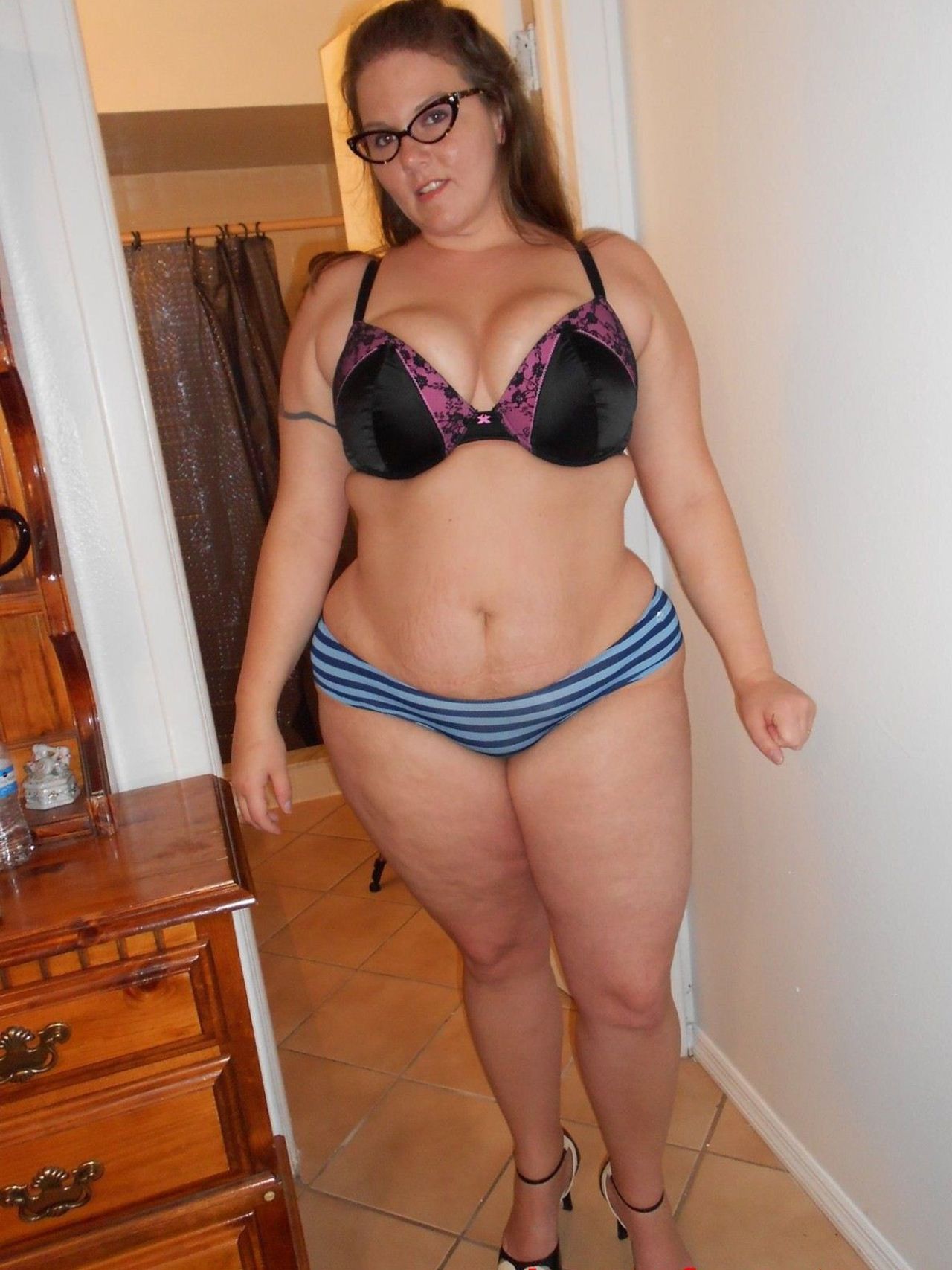 Jolly reccomend Chubby naked girls in the woods JOI com Jeans em Português - Controlando sua Punheta com a minha Bunda.
