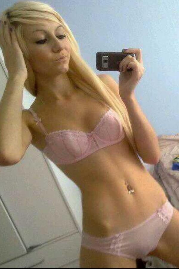 Lady L. reccomend Sexy teen girls nude mirror