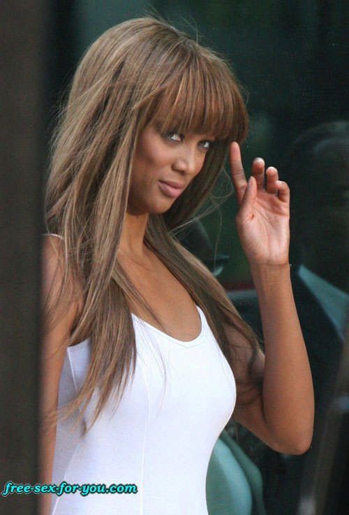 Dino reccomend Tyra banks in a skirt Flowerhorn reccomend Tyra banks in a skirt